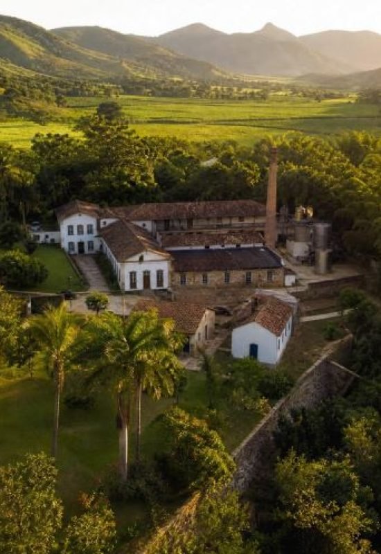 Cachaça, patrimônio e turismo cultural:rotas de memória e sabor